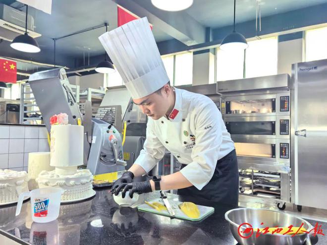 甜蜜事业”激励他斩获世界冠军人生就是搏身边的能工巧匠 “